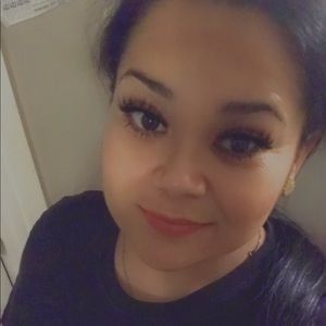 Meet your Posher, Perla